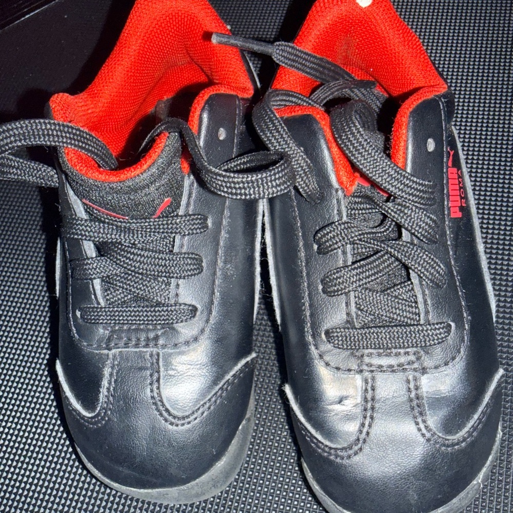 Puma Kids Black Sneakers with Red Lining and Accent - Picture 5 of 7